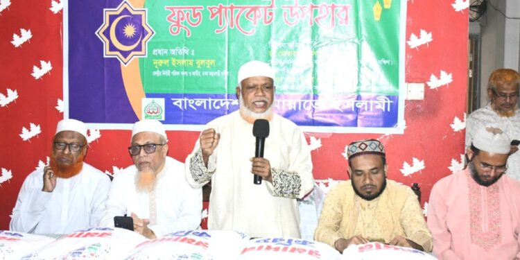 রাজধানীর যাত্রাবাড়ী পশ্চিম থানায় সেহরি ও ইফতারের ফুড প্যাকেট বিতরণ