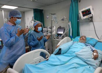 কবি আসাদ বিন হাফিজ এর সুস্থতায় সবার কাছে দোয়া চেয়েছেন জননেতা নূরুল ইসলাম বুলবুল