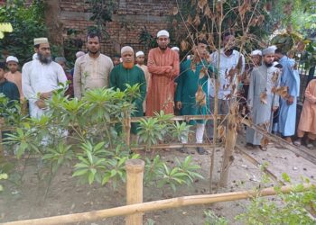 শহীদ আলী আহসান মোহাম্মাদ মুজাহিদ এবং শহীদ আব্দুল কাদের মোল্লার কবর জিয়ারত করেন ঢাকা মহানগরী দক্ষিণের আমীর নূরুল ইসলাম বুলবুল