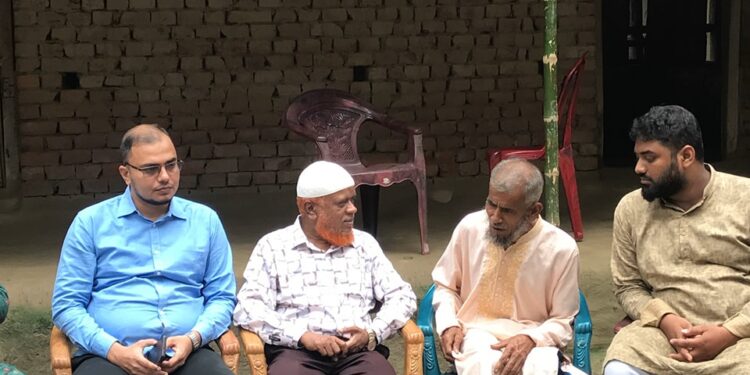 বৈষম্য বিরোধী ছাত্র আন্দোলনে শাহাদাত বরণকারী ছাত্রশিবিরের রাজশাহী মহানগরীর সাংগঠনিক সম্পাদক শহীদ আলী রায়হান এর কবর জিযারত ও পরিবারের সাথে  সাক্ষাত করেন কেন্দ্রীয় নির্বাহী পরিষদ সদস্য ও ঢাকা মহানগরী দক্ষিণের আমীর নূরুল ইসলাম বুলবুল।