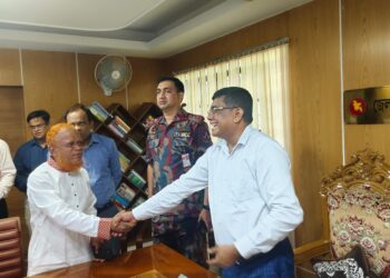 চাঁপাইনবাবগঞ্জ জেলা প্রশাসক ও পুলিশ সুপার কার্যালয়ে মতবিনিময় সভা করেছেন বাংলাদেশ জামায়াতে ইসলামীর ঢাকা মহানগরী দক্ষীনের আমীর ও চাঁপাইনবাবগঞ্জ-৩ আসনের জামায়াতে ইসলামী মনোনীত সংসদ সদস্য প্রার্থী জননেতা নুরুল ইসলাম বুলবুল।