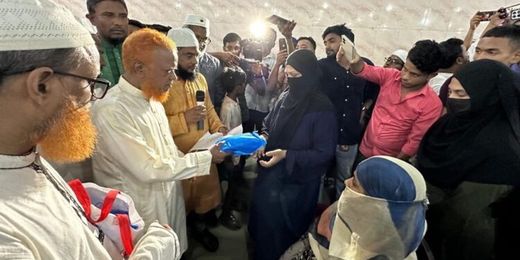 রাজধানীর বংশাল ও লালবাগে শহীদ পরিবারের সদস্যদের মাঝে জামায়াতের আর্থিক সহায়তা প্রদান