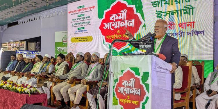 আওয়ামী লীগসহ তাদের সহযোগী সব দল ও সংগঠন নিষিদ্ধ করতে হবে