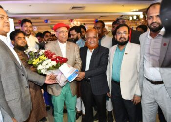 দৈনিক যুগান্তর পত্রিকার রজতজয়ন্তীতে ঢাকা মহানগরী দক্ষিণ জামায়াতের ফুলেল শুভেচ্ছা ও অভিনন্দন