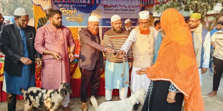 চাঁপাইনবাবগঞ্জ সদর উপজেলা জামায়াতে ইসলামীর আয়োজনে আত্মকর্মসংস্থান ও স্বনির্ভরকরণের লক্ষ্যে দরিদ্র অসচ্ছল পরিবারদের মাঝে সেলাই মেশিন, গবাদিপশু ও নগদ অর্থ বিতরণ এবং প্রতিবন্ধীদের পূনর্বাসনে হুইলচেয়ার বিতরণ