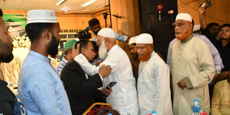 জুলাই গণঅভ্যুত্থানে আহত, পঙ্গু, শহীদ পরিবারের সদস্য ও বিশিষ্ট ব্যক্তিদের সম্মানে বাংলাদেশ জামায়াতে ইসলামী ঢাকা মহানগরী দক্ষিণের আয়োজনে ইফতার মাহফিল অনুষ্ঠিত