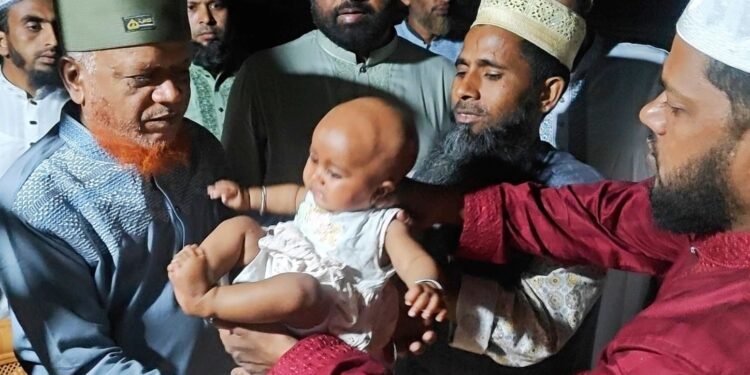 চাঁপাইনবাবগঞ্জে রেল দূর্ঘটনায় নিহত সাংবাদিকের পরিবারের পাশে নূরুল ইসলাম বুলবুল