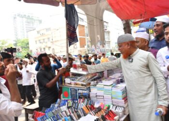 তীব্র তাপদাহে তৃষ্ণার্ত পথচারীদের মাঝে জামায়াতে ইসলামীর সপ্তাহব্যাপী সুপেয় পানি বিতরণ কর্মসূচির উদ্বোধন