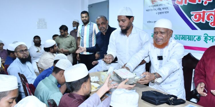 জুলাই-আগস্ট গণ-অভ্যুত্থানের প্রথম বার্ষিকী স্মরণে ইয়াতিম, দরিদ্র, অসহায় ও দুস্থদের মাঝে খাবার বিতরণ