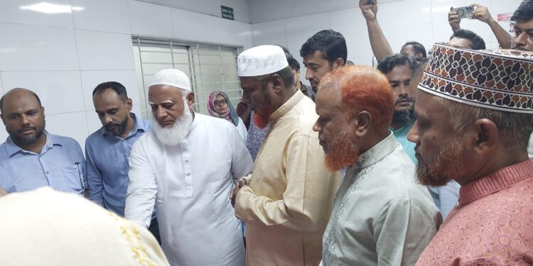 উত্তরায় বিমান বিধ্বস্তে আহতদের দেখতে জাতীয় বার্ন ইউনিটে আমীরে জামায়াত ও সেক্রেটারি জেনারেলসহ নেতৃবৃন্দ