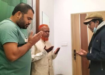 শহীদ হাদীর অসুস্থ মাকে দেখতে হাসপাতালে মহানগরী আমীর মো. নূরুল ইসলাম বুলবুল