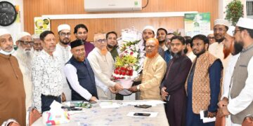 ৫ এমপিকে ঢাকা মহানগরী দক্ষিণ জামায়াতের পক্ষ থেকে ফুলেল শুভেচ্ছা