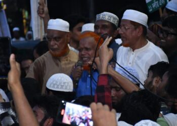 গণভোটের রায় বাস্তবায়নের দাবিতে রাজধানীতে ১১ দলীয় ঐক্যের সমাবেশ ও বিক্ষোভ মিছিল অনুষ্ঠিত