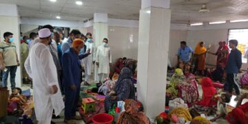 চাঁপাইনবাবগঞ্জ সদর হাসপাতাল পরিদর্শন করেছেন জননেতা নূরুল ইসলাম বুলবুল এমপি।