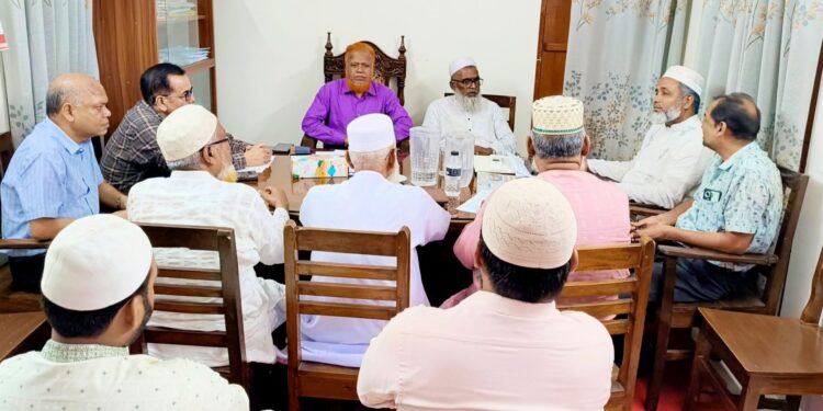 চাঁপাইনবাবগঞ্জ জেলা সার মালিক সমিতির নেতৃবৃন্দের সঙ্গে মতবিনিময় করেন  নূূরুল ইসলাম বুলবুল এমপি
