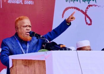 ১১ দলীয় ঐক্যের ঢাকা থেকে চট্রগ্রামের অভিমুখে লংমার্চ শুরু