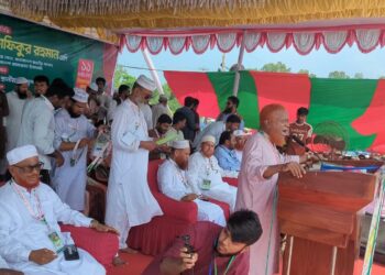 ৮ দফা দাবিতে ১১-দলীয় ঐক্যের ঢাকা থেকে রংপুর অভিমুখে লংমার্চ সিরাজগঞ্জের পথসভা জনসমুদ্রে পরিণত